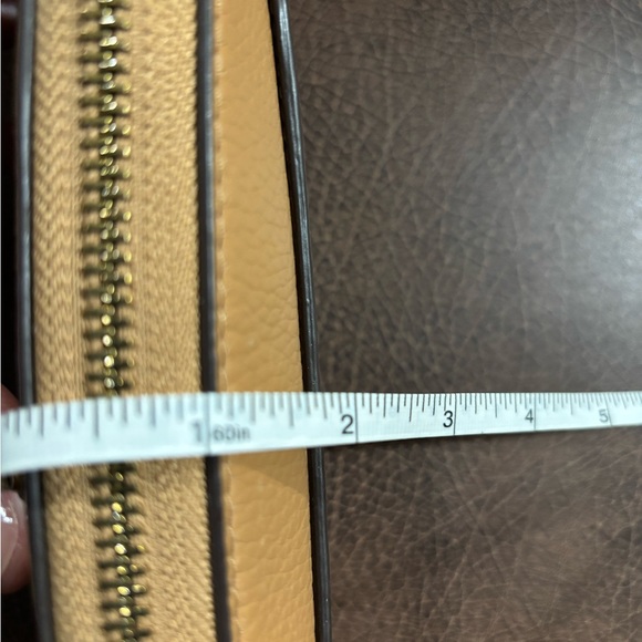 Tory Burch Britten Wallet - Picture 10 of 10